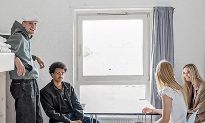 Skoleophold på Danhostel Nørresundby med belligenhed på Lerumbakken 11, 9400 Nørresundby